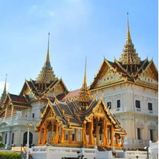 Private Bangkok Temples, Sightseeing Cruise, & Ratchada Train Night Market Tour by AK Travel by TapMyTrip