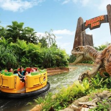 Universal Studios Singapore™ Admission Ticket and Express Pass Combo Package  by TapMyTrip